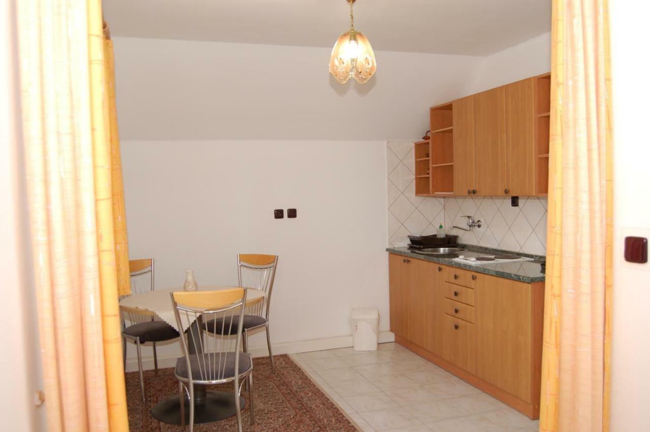 Apartmany Florian Frymburk Eksteriør billede